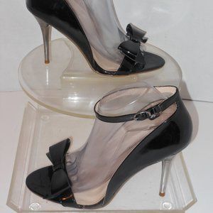 ITALIANA BLACK PATENT LEATHER SIZE 9 MEDIUM
